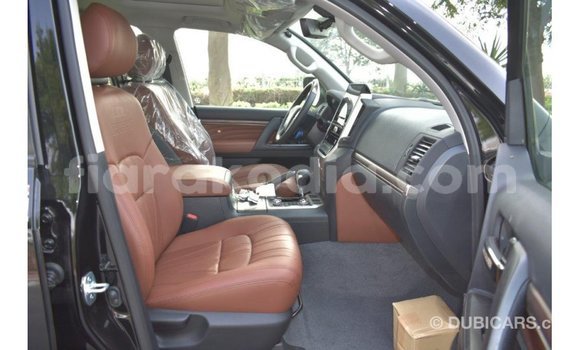 Acheter Import Voiture Toyota Land Cruiser Noir à Import - Dubai, Diana Acheter Import Voiture Toyota Land Cruiser Noir à Import - Dubai, Diana