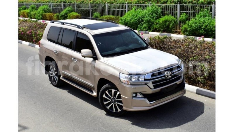 Big with watermark toyota land cruiser diana import dubai 4557