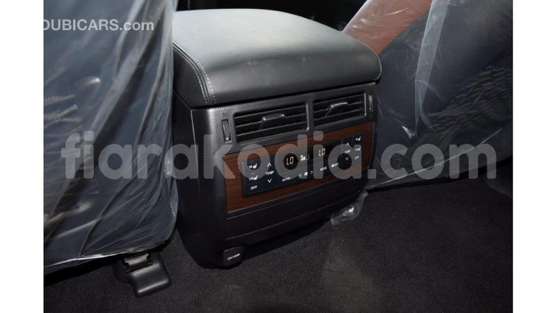 Big with watermark toyota land cruiser diana import dubai 4557