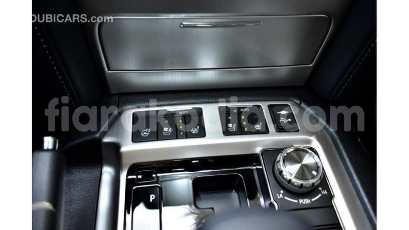 Big with watermark toyota land cruiser diana import dubai 4557