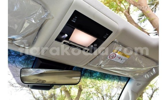 Acheter Import Voiture Toyota Land Cruiser Blanc à Import - Dubai, Diana Acheter Import Voiture Toyota Land Cruiser Blanc à Import - Dubai, Diana