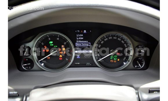 Acheter Import Voiture Toyota Land Cruiser Blanc à Import - Dubai, Diana Acheter Import Voiture Toyota Land Cruiser Blanc à Import - Dubai, Diana