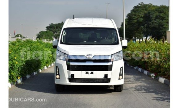Hividy Toyota Hiace fotsy Car in Import - Dubai in Diana Hividy Toyota Hiace fotsy Car in Import - Dubai in Diana
