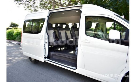 Hividy Toyota Hiace fotsy Car in Import - Dubai in Diana Hividy Toyota Hiace fotsy Car in Import - Dubai in Diana
