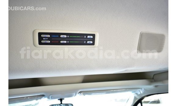 Hividy Toyota Hiace fotsy Car in Import - Dubai in Diana Hividy Toyota Hiace fotsy Car in Import - Dubai in Diana