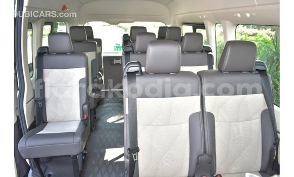 Hividy Toyota Hiace fotsy Car in Import - Dubai in Diana Hividy Toyota Hiace fotsy Car in Import - Dubai in Diana