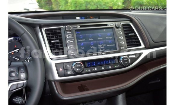 Acheter Import Voiture Toyota Highlander Noir à Import - Dubai, Diana Acheter Import Voiture Toyota Highlander Noir à Import - Dubai, Diana