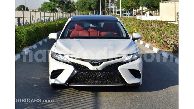 Big with watermark toyota camry diana import dubai 4565