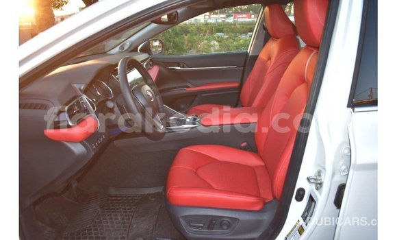 Acheter Import Voiture Toyota Camry Blanc à Import - Dubai, Diana Acheter Import Voiture Toyota Camry Blanc à Import - Dubai, Diana