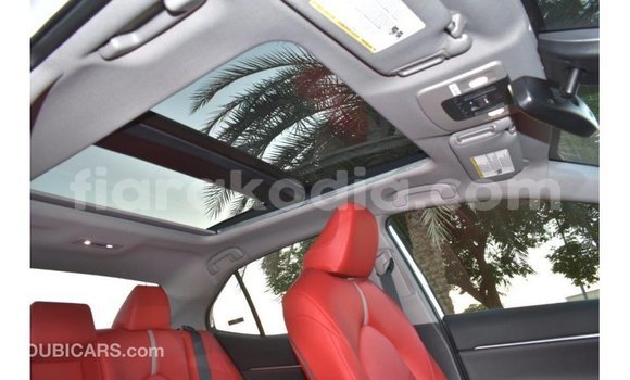 Acheter Import Voiture Toyota Camry Blanc à Import - Dubai, Diana Acheter Import Voiture Toyota Camry Blanc à Import - Dubai, Diana