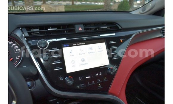 Acheter Import Voiture Toyota Camry Blanc à Import - Dubai, Diana Acheter Import Voiture Toyota Camry Blanc à Import - Dubai, Diana