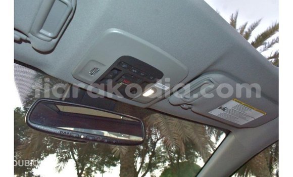 Acheter Import Voiture Toyota Camry Blanc à Import - Dubai, Diana Acheter Import Voiture Toyota Camry Blanc à Import - Dubai, Diana