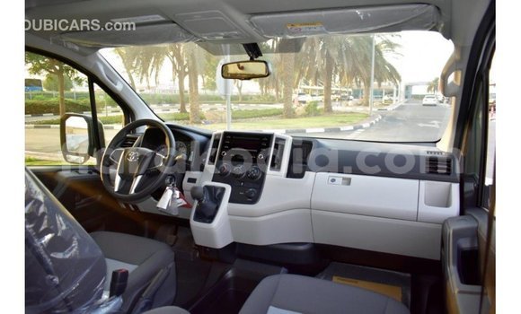 Acheter Import Voiture Toyota Hiace Blanc à Import - Dubai, Diana Acheter Import Voiture Toyota Hiace Blanc à Import - Dubai, Diana