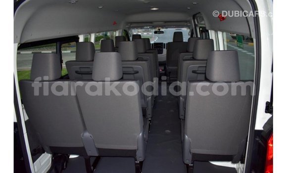 Acheter Import Voiture Toyota Hiace Blanc à Import - Dubai, Diana Acheter Import Voiture Toyota Hiace Blanc à Import - Dubai, Diana