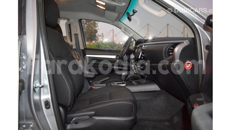 Big with watermark toyota hilux diana import dubai 4569