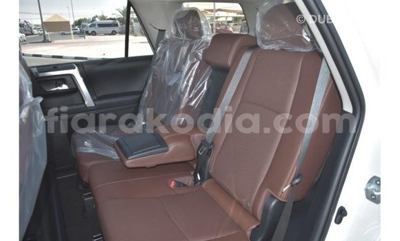Acheter Import Utilitaire Toyota HiAce Blanc à Import - Dubai, Diana Acheter Import Utilitaire Toyota HiAce Blanc à Import - Dubai, Diana