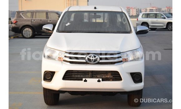 Acheter Import Voiture Toyota Hilux Blanc à Import - Dubai, Diana Acheter Import Voiture Toyota Hilux Blanc à Import - Dubai, Diana