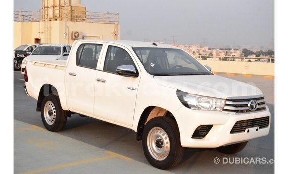 Acheter Import Voiture Toyota Hilux Blanc à Import - Dubai, Diana Acheter Import Voiture Toyota Hilux Blanc à Import - Dubai, Diana