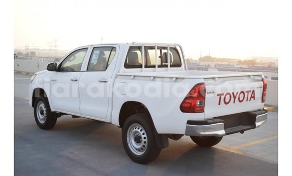 Acheter Import Voiture Toyota Hilux Blanc à Import - Dubai, Diana Acheter Import Voiture Toyota Hilux Blanc à Import - Dubai, Diana