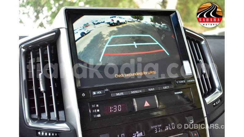 Big with watermark toyota land cruiser diana import dubai 4574