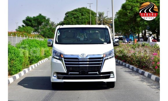 Acheter Import Voiture Toyota Granvia Blanc à Import - Dubai, Diana Acheter Import Voiture Toyota Granvia Blanc à Import - Dubai, Diana