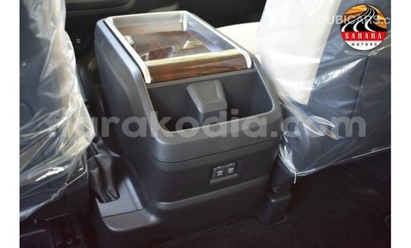 Acheter Import Voiture Toyota Granvia Blanc à Import - Dubai, Diana Acheter Import Voiture Toyota Granvia Blanc à Import - Dubai, Diana