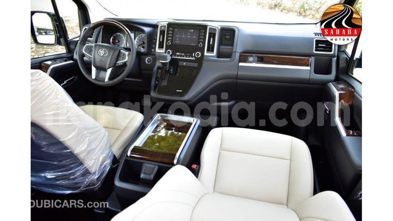 Big with watermark toyota granvia diana import dubai 4576