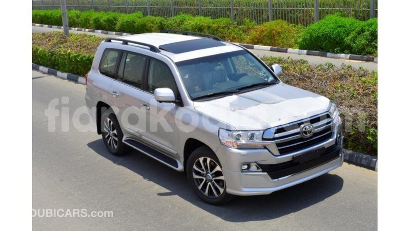 Big with watermark toyota land cruiser diana import dubai 4582