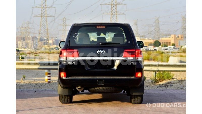 Big with watermark toyota land cruiser diana import dubai 4583