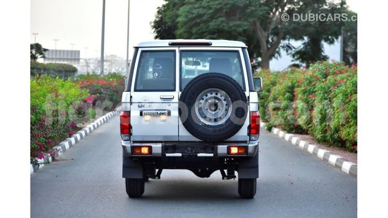 Big with watermark toyota land cruiser diana import dubai 4584