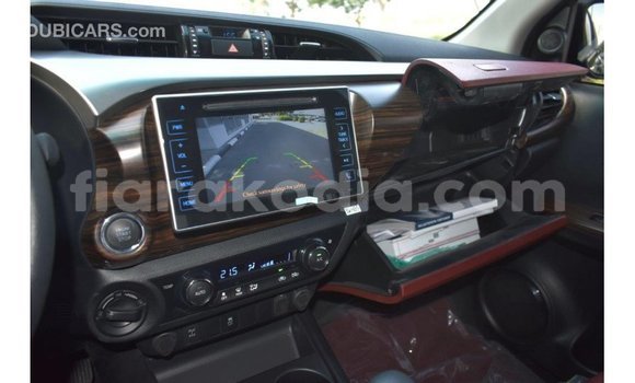 Acheter Import Voiture Toyota Hilux Noir à Import - Dubai, Diana Acheter Import Voiture Toyota Hilux Noir à Import - Dubai, Diana