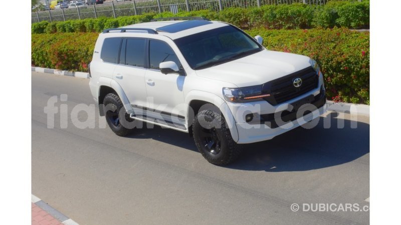 Big with watermark toyota land cruiser diana import dubai 4587