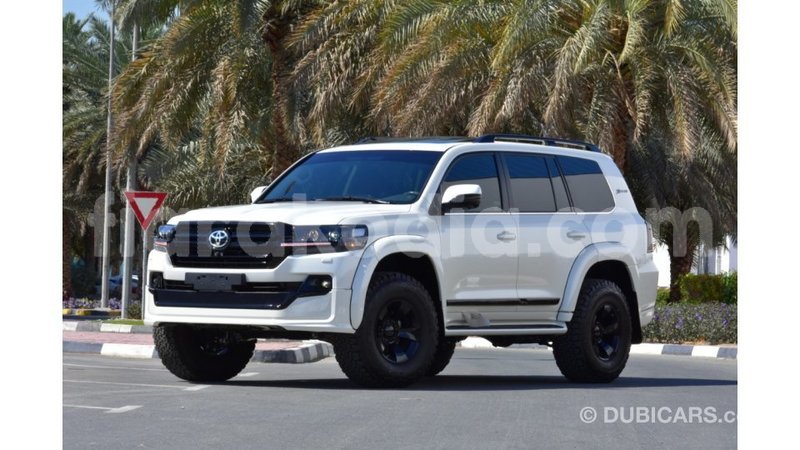 Big with watermark toyota land cruiser diana import dubai 4587