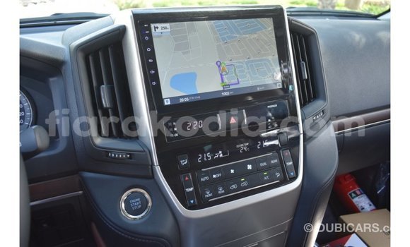 Hividy Toyota Land Cruiser fotsy Car in Import - Dubai in Diana Hividy Toyota Land Cruiser fotsy Car in Import - Dubai in Diana