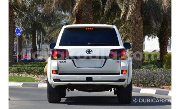 Hividy Toyota Land Cruiser fotsy Car in Import - Dubai in Diana Hividy Toyota Land Cruiser fotsy Car in Import - Dubai in Diana