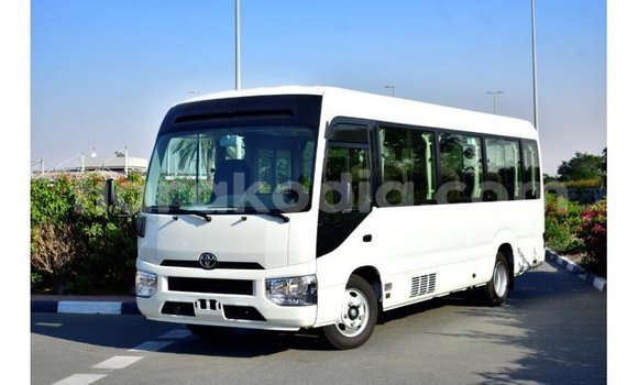 Acheter Import Voiture Toyota Coaster Blanc à Import - Dubai, Diana Acheter Import Voiture Toyota Coaster Blanc à Import - Dubai, Diana