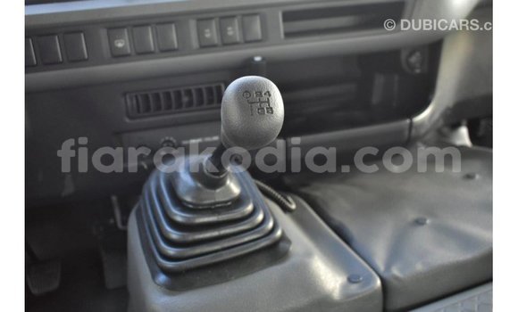 Acheter Import Voiture Toyota Coaster Blanc à Import - Dubai, Diana Acheter Import Voiture Toyota Coaster Blanc à Import - Dubai, Diana