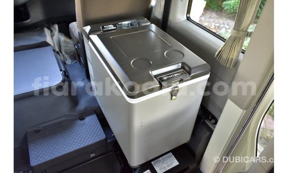 Acheter Import Voiture Toyota Coaster Blanc à Import - Dubai, Diana Acheter Import Voiture Toyota Coaster Blanc à Import - Dubai, Diana