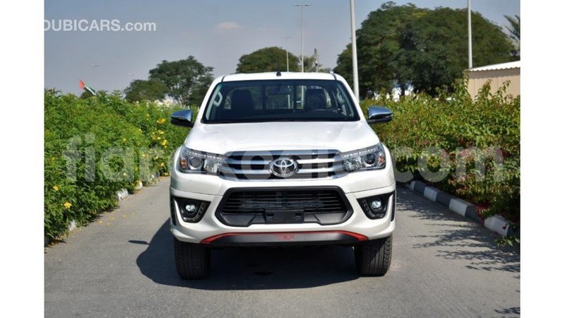 Big with watermark toyota hilux diana import dubai 4590