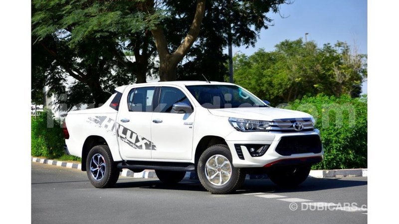 Big with watermark toyota hilux diana import dubai 4590