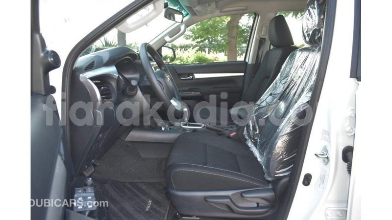 Big with watermark toyota hilux diana import dubai 4590