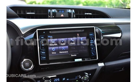 Hividy Toyota Hilux fotsy Car in Import - Dubai in Diana Hividy Toyota Hilux fotsy Car in Import - Dubai in Diana