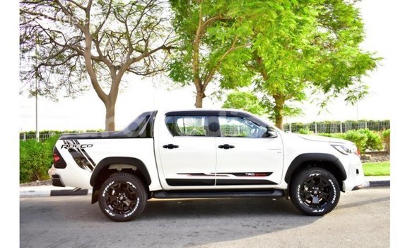 Acheter Import Voiture Toyota Hilux Blanc à Import - Dubai, Diana Acheter Import Voiture Toyota Hilux Blanc à Import - Dubai, Diana