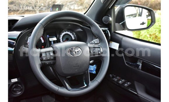 Acheter Import Voiture Toyota Hilux Blanc à Import - Dubai, Diana Acheter Import Voiture Toyota Hilux Blanc à Import - Dubai, Diana