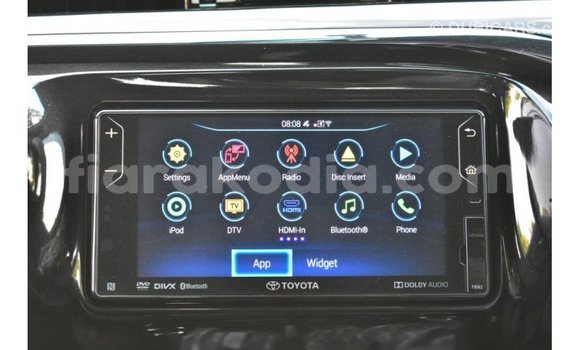 Acheter Import Voiture Toyota Hilux Blanc à Import - Dubai, Diana Acheter Import Voiture Toyota Hilux Blanc à Import - Dubai, Diana