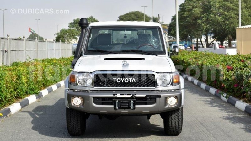 Big with watermark toyota land cruiser diana import dubai 4600