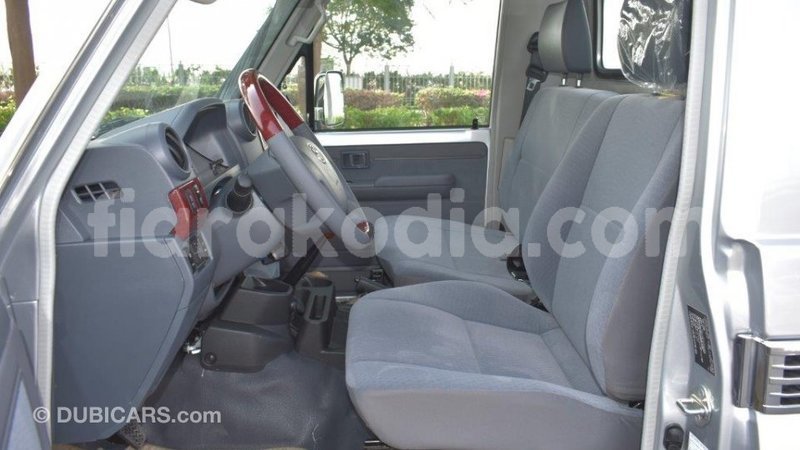 Big with watermark toyota land cruiser diana import dubai 4600