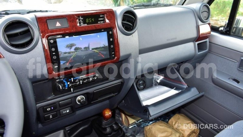 Big with watermark toyota land cruiser diana import dubai 4600