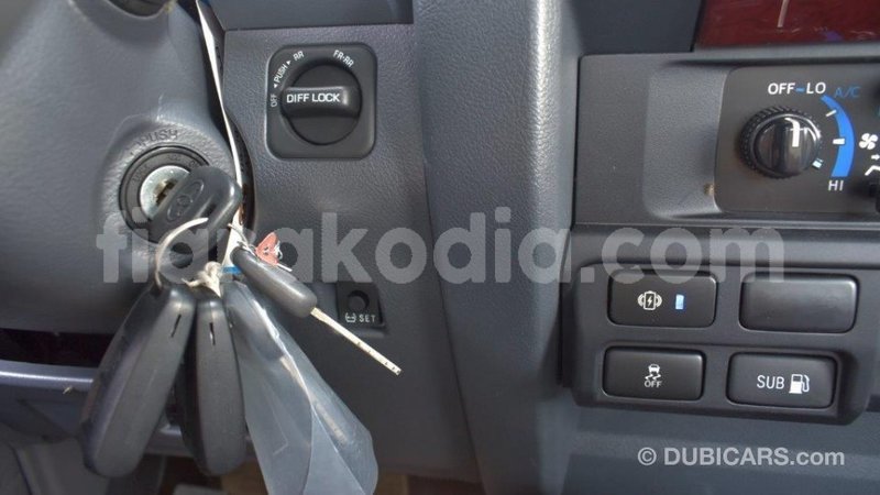 Big with watermark toyota land cruiser diana import dubai 4600