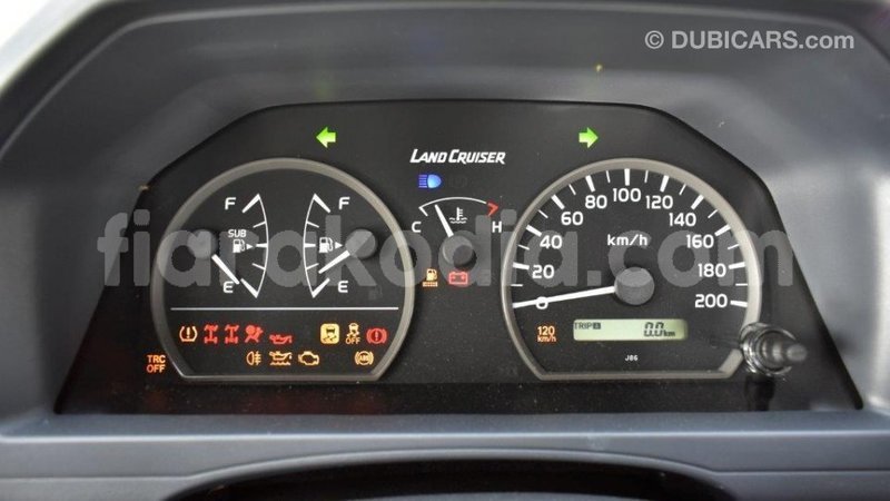 Big with watermark toyota land cruiser diana import dubai 4600